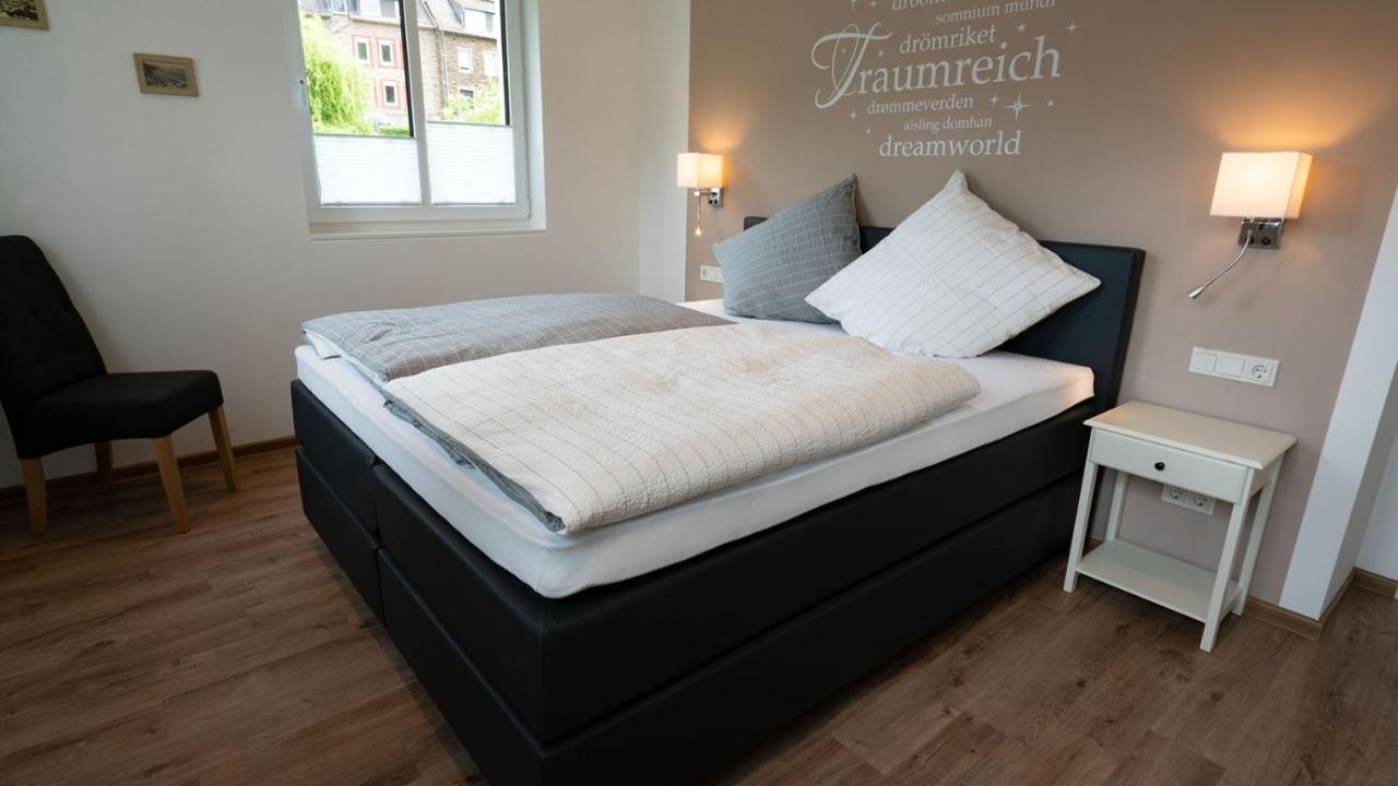 Neu Mont Royal Suiten 2 Bis 4 Personen Traben-Trarbach Exterior photo